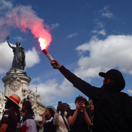 «Φλέγεται» η Γαλλία λίγες ώρες μετά τον διορισμό Λεκορνί - «Επί ποδός πολέμου» 80.000 αστυνομικοί