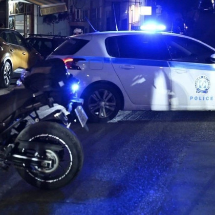Νέος Κόσμος: 51χρονος ταμπουρώθηκε σπίτι του με καραμπίνα - Σε εξέλιξη επιχείρηση της ΕΛΑΣ