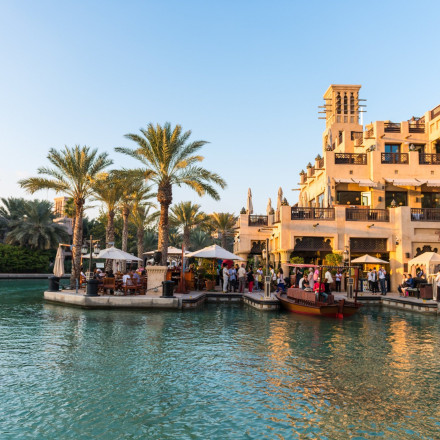 Το βασίλειό τους για ένα... like: Influencers στέλνουν μήνυμα αισιοδοξίας από το «ασφαλές» Ντουμπάι