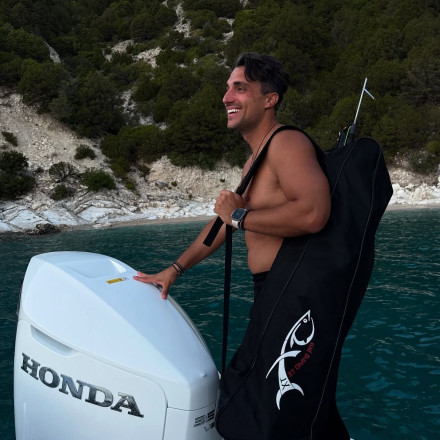 Σάκης Κατσούλης: «Νιώθω αισθητά καλύτερα μετά τη χθεσινή ενδοτυμπανική έγχυση κορτιζόνης»