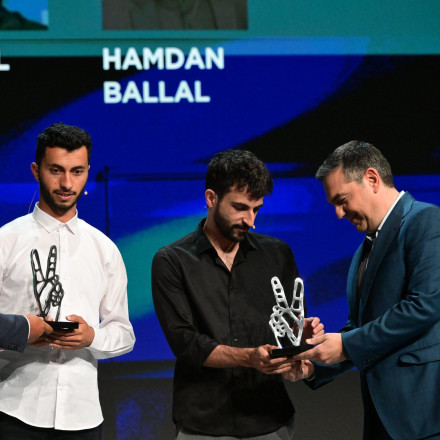 Τσίπρας: «Παλαιστίνιος σκηνοθέτης που βραβεύσαμε στην Αθήνα αγνοείται» - Πυρά σε Μητσοτάκη και ΕΕ