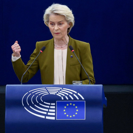 Η Πρόεδρος της Κομισιόν τίμησε τους Έλληνες δασοκομάντος που έσωσαν χωριό από τις φωτιές στην Ισπανία