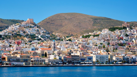 Το νησί που τα διεθνή ΜΜΕ χαρακτηρίζουν «κρυφό ανεκτίμητο διαμάντι» των Κυκλάδων