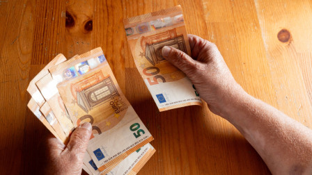 Πώς αμείβεται η αργία της 25ης Μαρτίου - Τι να γνωρίζουν οι εργαζόμενοι