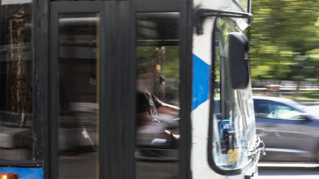 Τρόμος στο Πέραμα: Επιβάτης έβγαλε όπλο σε οδηγό λεωφορείου επειδή προσπέρασε τη στάση του