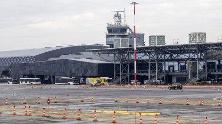 Θεσσαλονίκη: Χαμός σε πτήση - Μεθυσμένος πέταγε μπουκάλια σε επιβάτες