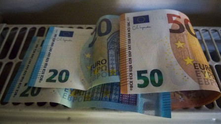 Στα 1,55 ευρώ το πετρέλαιο θέρμανσης, επιδότηση 10 λεπτά στην αμόλυβδη, 20 στο diesel: Όλα τα μέτρα