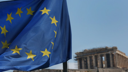 Mind the Gap: Η έκθεση της Κομισιόν αποκαλύπτει πόσα χάνει η Ελλάδα από ΦΠΑ και παραοικονομία