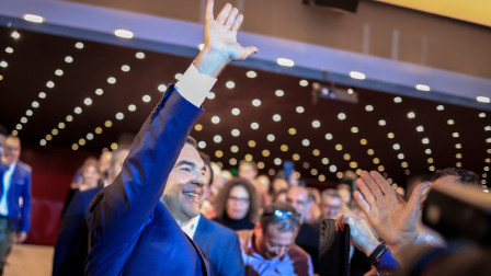 Στην «έδρα των Παπανδρέου»: Ο Τσίπρας περνά τα μπλόκα και από την Πάτρα ξεκινά τη μάχη με Μητσοτάκη