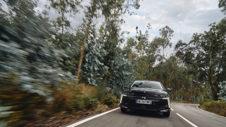 Το νέο DS N°4 κάνει πρεμιέρα στην ελληνική αγορά