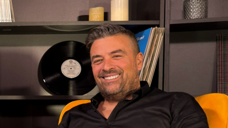 Γιάννης Αϊβάζης: Ερωτευμένος ξανά με μελαχρινή καλλονή από την Κρήτη