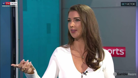 Κέιτ Τρέισι: Η σέξι παρουσιάστρια αθλητικής εκπομπής που προκαλεί... ταραχή στους θαυμαστές της