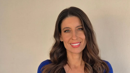 Πότε ξεκινάμε τις στερεές τροφές; Η Παιδίατρος Αρετή Μανιώτη εξηγεί τα 3 σημάδια ετοιμότητας