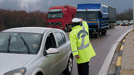 Αυξημένα μέτρα από την Τροχαία για τους εκδρομείς του Πάσχα - Οι συστάσεις για ασφαλή μετακίνηση