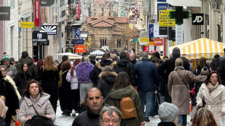 Πρεμιέρα σήμερα για το πασχαλινό ωράριο καταστημάτων - Πώς θα λειτουργήσουν τη Μεγάλη Παρασκευή