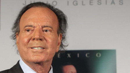 Στο αρχείο μπαίνουν οι καταγγελίες εναντίον του Χούλιο Ιγκλέσιας για σεξουαλική επίθεση