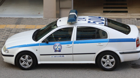 Θεσσαλονίκη: 24χρονος μπούκαρε με φίλο του στο σπίτι της πρώην του, το διέλυσαν και το άδειασαν