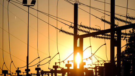 Το ρεύμα λύνεται στα μπλόκα και... μπλοκάρει για τη βιομηχανία