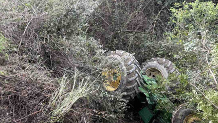 Τρακτέρ έπεσε σε ρέμα στο Μεσολόγγι - Νεκρός ο 70χρονος οδηγός