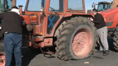 Καταδικάζει τους βανδαλισμούς στα τρακτέρ αγροτών ο Παύλος Μαρινάκης - «Είναι ντροπή»