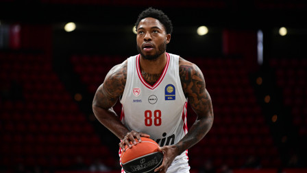 Oλυμπιακός - Μαρούσι 104-89: Νέα «κατοστάρα» με ισοπεδωτικό Τζόουνς και 14/14 στο πρωτάθλημα (vid)