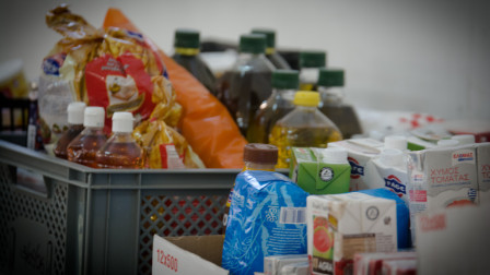 Ζει 7 χρόνια από τα σκουπίδια των σούπερ μάρκετ – Η φοιτήτρια που εκθέτει τη σπατάλη τροφίμων