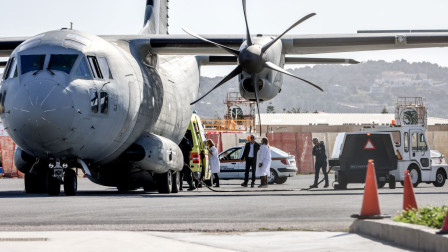 Τραγωδία στη Χίο: Στην Αθήνα μεταφέρονται τα τραυματισμένα παιδιά - Βίντεο από την αεροδιακομιδή