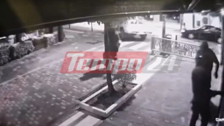 Κινηματογραφική διάρρηξη σε κοσμηματοπωλείο στο Αίγιο - Κατέβασαν τη τζαμαρία με αγροτικό