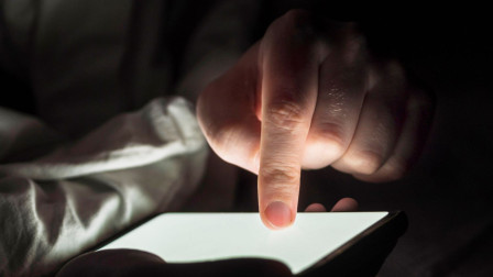 Χαμένο κινητό αποκάλυψε υπόθεση παιδικής πορνογραφίας στον Βόλο - Είχε φωτογραφίες της κόρης της