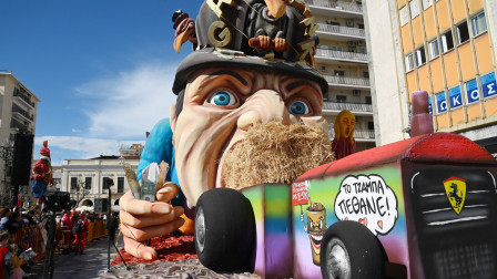 Πατρινό Καρναβάλι 2026: Ανεπανάληπτο θέαμα από 50.000 καρναβαλιστές