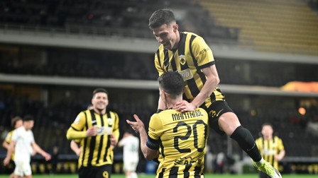 ΑΕΚ - Λεβαδειακός 4-0: Η Ένωση φιλοδώρησε με... τεσσάρα τους Βοιωτούς και σκαρφάλωσε στην κορυφή