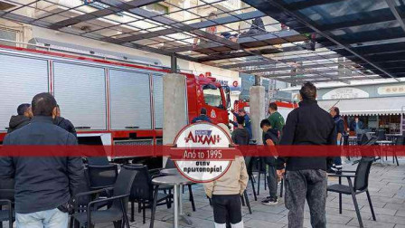 Εργατικό ατύχημα στην πλατεία Μεσολογγίου: Άνδρας γλίστρησε και χτύπησε το κεφάλι του σε πέργκολα