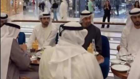Σε mall για καφέ η ηγεσία των ΗΑΕ - «Δυνατή κίνηση χωρίς να πεις ούτε λέξη»