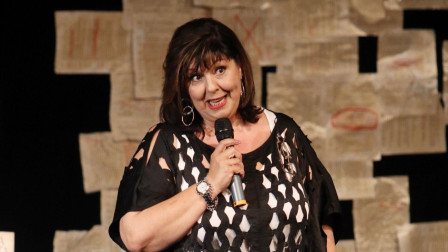 Λένα Μαντά: «Είχα έναν σύντροφο, νόμιζα ότι θα γεράσω μαζί του, αλλά τελικά γερνάω μόνη μου»