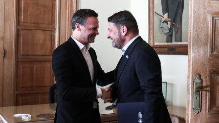 ....Και στο ΠΑΣΟΚ γκρινιάζουν για τα «χαμόγελα του Δούκα»