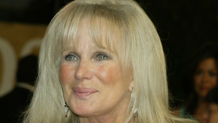 Λίντα Έβανς: «Οι βάτες, τα ατέλειωτα ψώνια και οι… καβγάδες της με την Τζόαν Κόλινς»