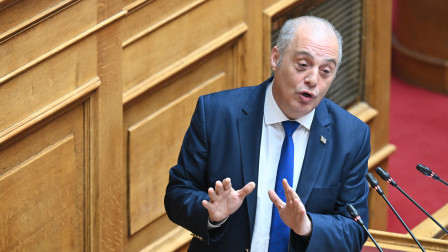 Και Χούντα και Πούτιν