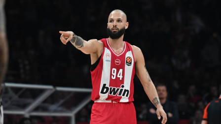 «Βόμβα» από Φουρνιέ: Σκέφτεται να αποσυρθεί από τα παρκέ μόλις λήξει το συμβόλαιο με τον Ολυμπιακό