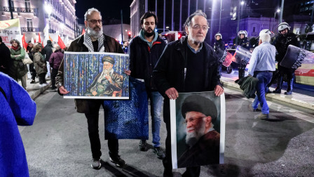 Ο Λαφαζάνης πήγε στην πορεία με το πορτρέτο του Χαμενεϊ