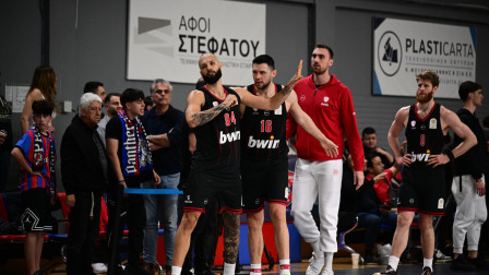 Ολυμπιακός: Βαριά καμπάνα για Φουρνιέ, πρόστιμο σε Μπαρτζώκα - Η ποινή για τον φίλαθλο του Πανιωνίου