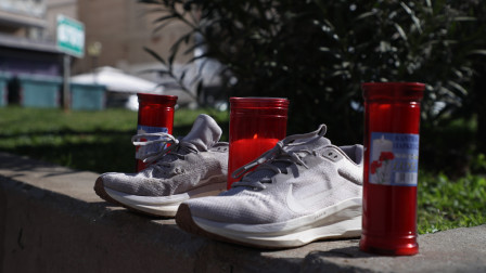 Θρήνος στην κηδεία του 25χρονου που παρασύρθηκε από όχημα - «Τι του έφταιγε το παιδί μας;»