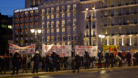 Ολοκληρώθηκε με πορεία στην αμερικανική πρεσβεία το αντιπολεμικό συλλαλητήριο