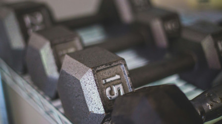 Κάνε βάρη και όχι αερόβια για να μην πάθεις κατάθλιψη, λένε τώρα οι επιστήμονες