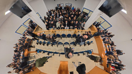 Τι λένε από το υπουργείο Δικαιοσύνης για την αίθουσα της δίκης των Τεμπών