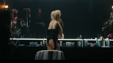 Χάθαγουεϊ: Σέξι pop star στο «Mother Mary» - Νέες σκηνές στο δεύτερο τρέιλερ που μόλις κυκλοφόρησε