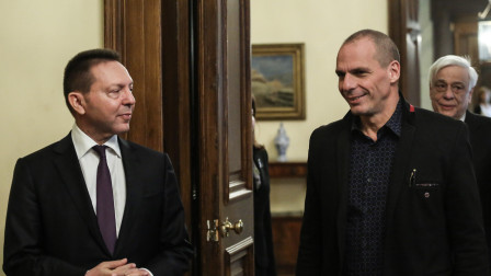 «Ανεπαρκής» ο Στουρνάρας που ξυπνούσε μεσάνυχτα για τον Βαρουφάκη