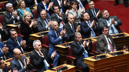 Πώς τελειώνει η γκρίνια στην Κ.Ο; Με έναν ανασχηματισμό (υφυπουργών)