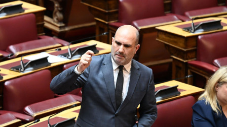 Το άτυπο «χρίσμα» σε Μαρκόπουλο και οι σκέψεις για ανασχηματισμό