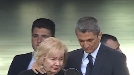 Συντετριμμένος ο Ραζβάν Λουτσέσκου: Δάκρυσε μπροστά στο φέρετρο του πατέρα του