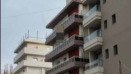 Ρόδος: Άνδρας εντοπίστηκε κρεμασμένος με σχοινί από μπαλκόνι - Τι εξετάζουν οι Αρχές